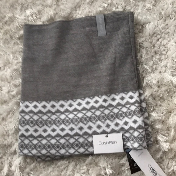 NWT scarf from Calvin Klein - Picture 1 of 5